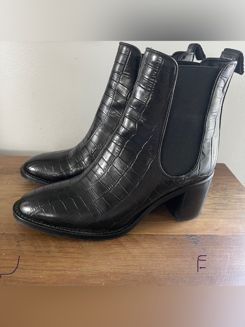 Minelli Black Croc-Embossed Chelsea Booties